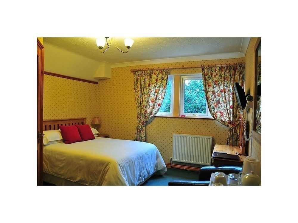 Tudor Cottage Bed & Breakfast Cambridge Exterior foto